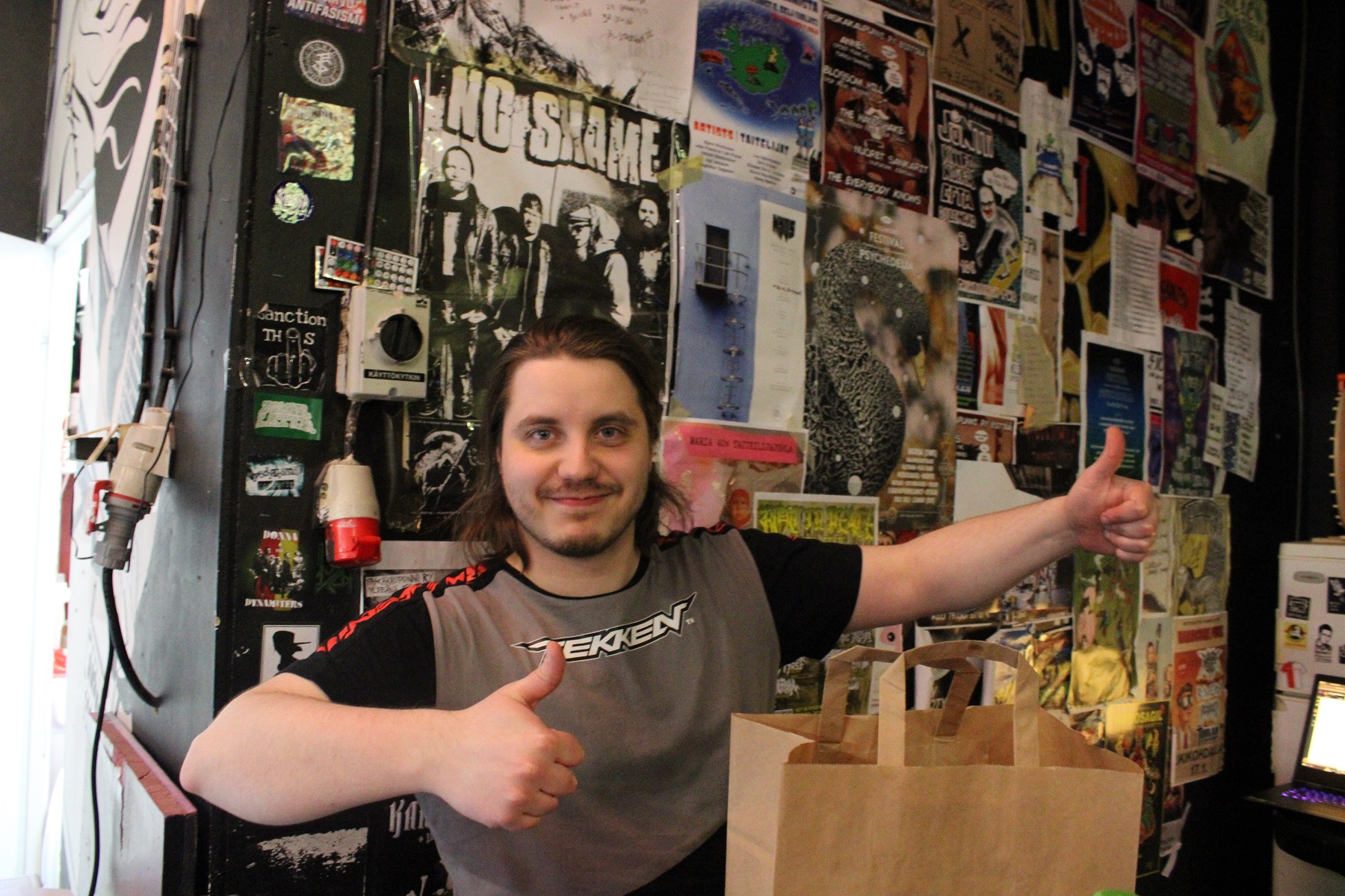 FGC Oulun puheenjohtaja näyttää peukkua